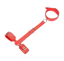 Бондажный ошейник красный с наручниками через спину кожаный